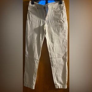 Size 5 Basic Wear WAX JEAN LOS ANGELES/ EST 1992 White Jeans.